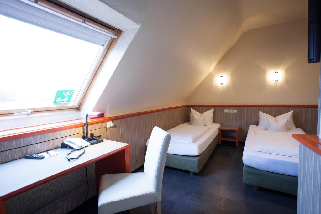 Trip Inn Hotel Ariane Köln Rum bild