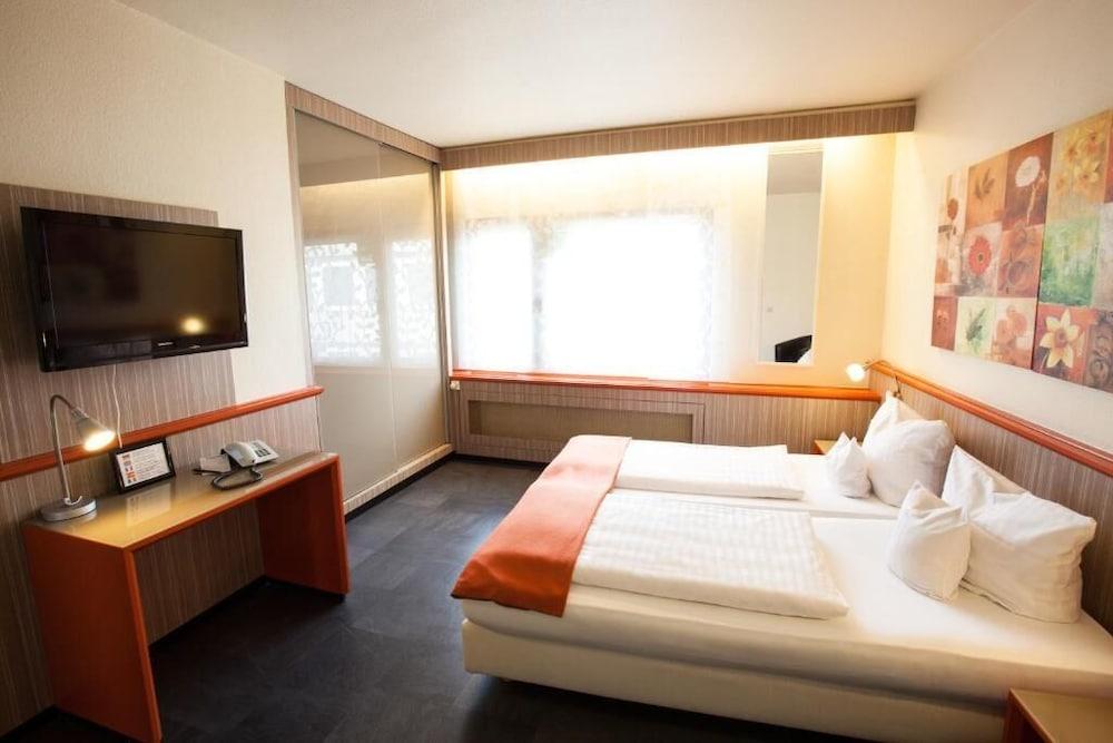 Trip Inn Hotel Ariane Köln Exteriör bild